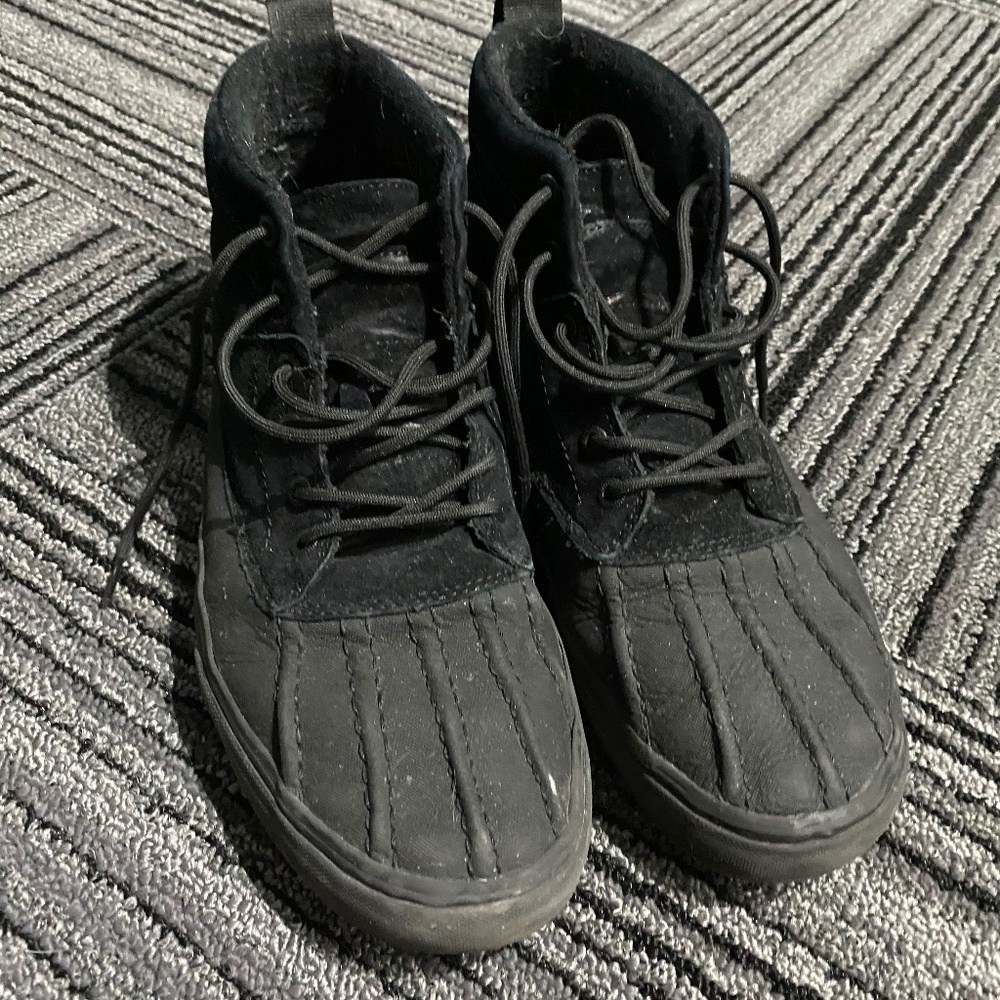 Vans Black Sk8-Hi Del Pato MTE size 11.5